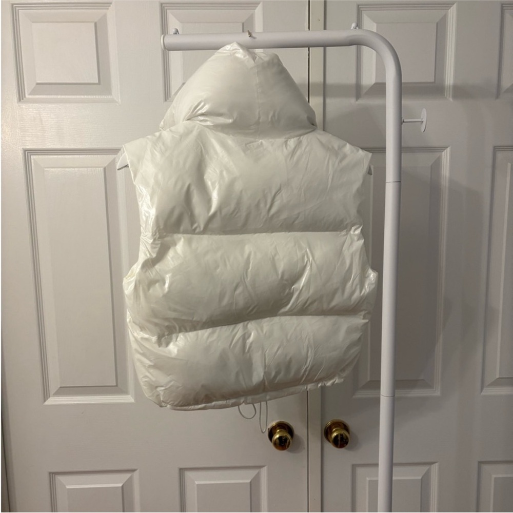 White Cropped Puff Vest Zip Up Size Extra Small Lined - Picture 9 of 12